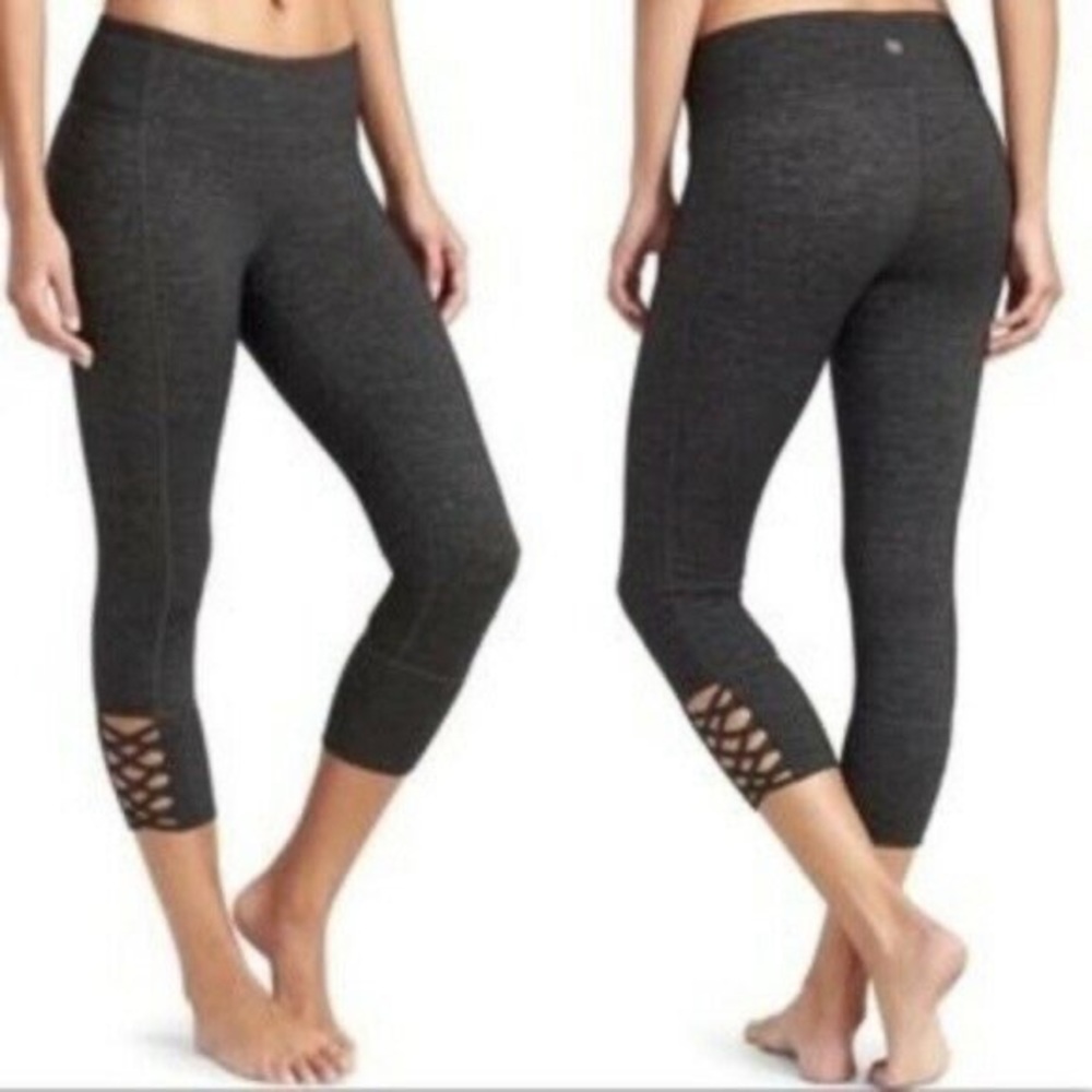 Euc Athleta mind over mat crop